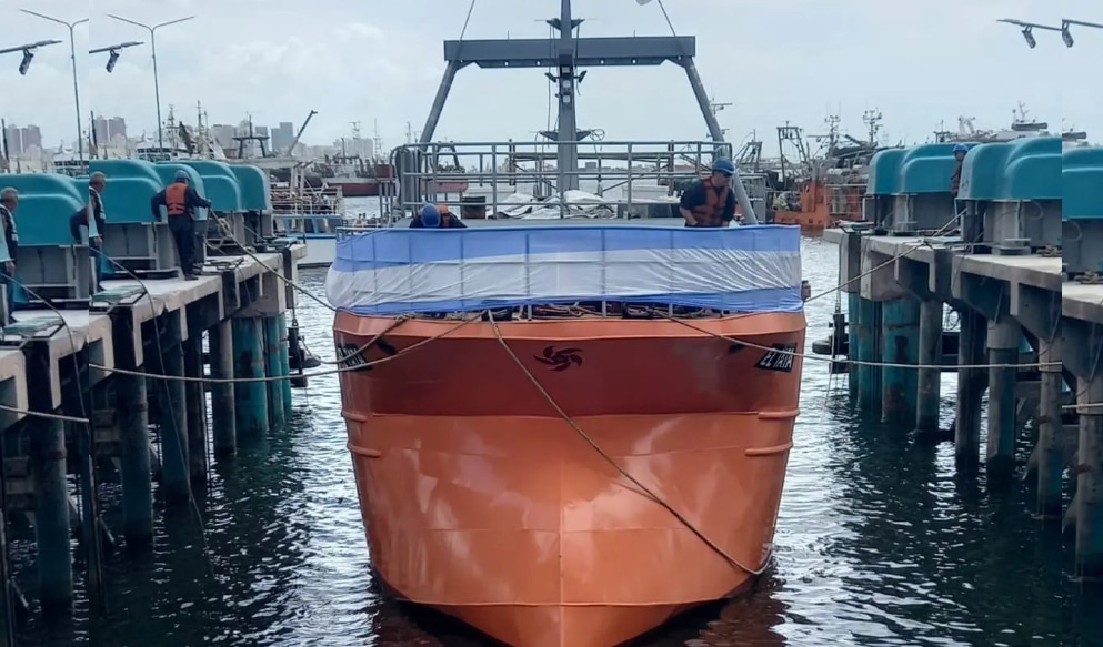 Astillero De Ángelis Celebra la Botadura de «El Tata», Un Nuevo Buque Pesquero para Reforzar la Flota en Caleta Paula