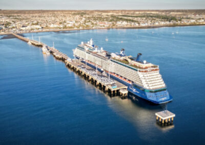 El Celebrity Eclipse atraca en Puerto Madryn