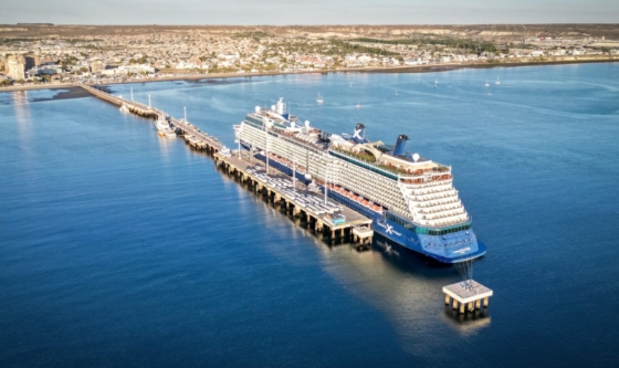 El Celebrity Eclipse atraca en Puerto Madryn