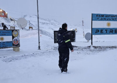 Argentina Avanza en la construcción de la Base Antártica Petrel