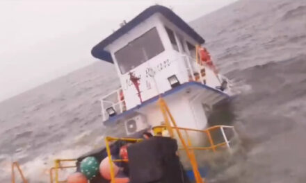 Rescatan a tripulantes tras hundimiento de remolcador paraguayo en el río Paraná