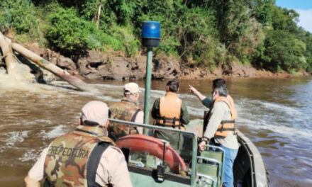 Contaminación del río Paraná: investigan fluido blanco y espumoso