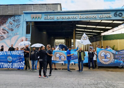 Sindicatos marítimos denunciaron la intransigencia de la Cámara de Arena y Piedra en medio de las paritarias