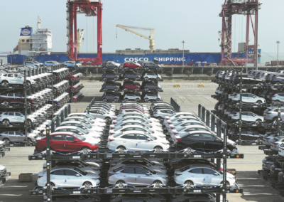 Congestión en puertos europeos por acumulación de vehículos eléctricos chinos