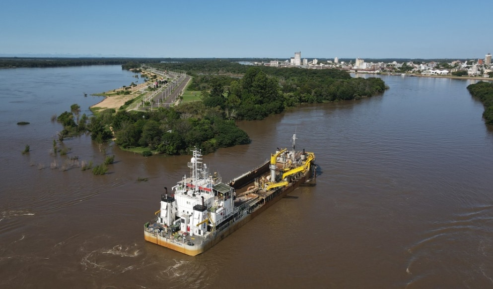 Avanza el dragado en el puerto de Concepción del Uruguay con intensa actividad portuaria