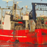 La Prefectura Naval Argentina asistió a un buque pesquero con una avería