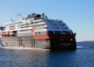 Llegan Cruceros Eco-Friendly a Puerto Madryn: Un Impulso al Turismo Sostenible