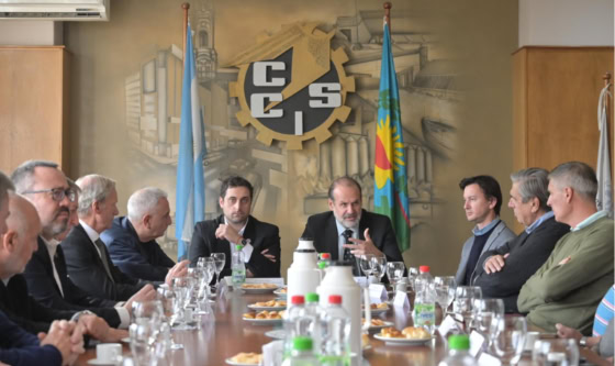 La provincia de Buenos Aires trabaja en conjunto con el puerto de Bahía Blanca para impulsar el proyecto de GNL