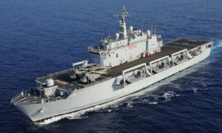 El Ministro de Defensa viaja a Italia para negociar la compra del buque San Giorgio