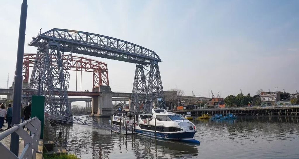 El Riachuelo Vuelve a Ser Navegable: Inauguran Paseo Turístico en Catamarán Tras Operativos de Saneamiento