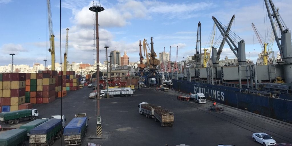 Obstáculos en el dragado del canal de acceso al puerto de Montevideo
