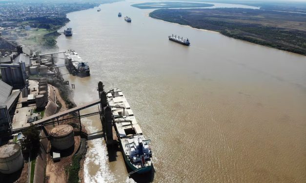 CIARA y CEC le piden a Caputo que destrabe la licitación de la Hidrovía Paraná Paraguay