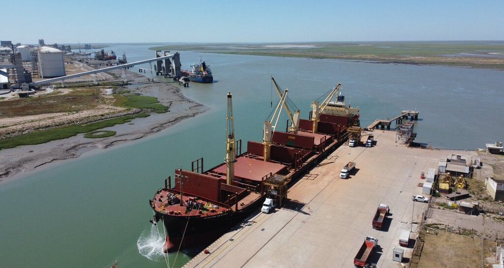 El puerto de Bahía Blanca resiste y sigue funcionando