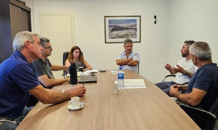 Puerto Quequén refuerza el trabajo colaborativo con los prácticos para garantizar operaciones seguras y eficientes