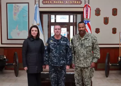 EE.UU. refuerza su presencia en el Atlántico Sur: el jefe del Comando Sur visitó la Antártida Argentina