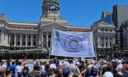 Rechazo gremial y posibles impugnaciones: crece la reacción sindical ante el DNU que desregula la marina mercante