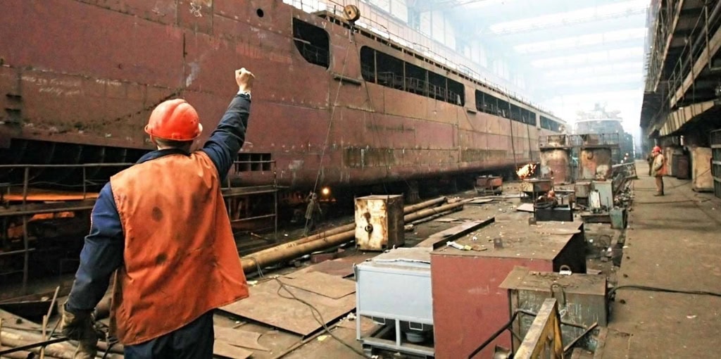 Golpe a la industria naval nacional: el DNU 340/25 libera el mercado y debilita los astilleros argentinos