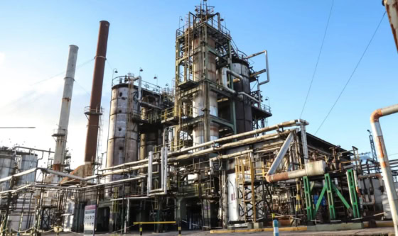 Trafigura sacude el tablero energético argentino: mira hacia la refinería de Raízen en Dock Sud