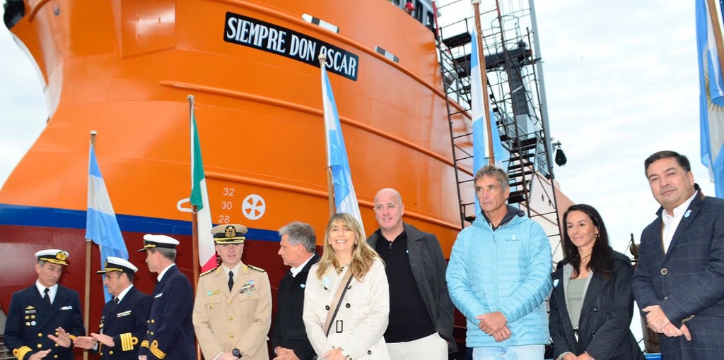 “Estamos todos en el mismo barco”: Contessi alerta sobre la crisis naval en la botadura del “Siempre Don Oscar”