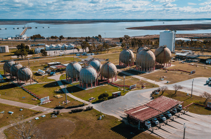 TGS pone nuevamente en marcha su complejo estratégico en Bahía Blanca
