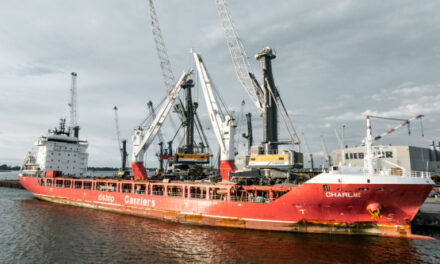 Green Energy Resources invierte en dos grúas eléctricas Liebherr LHM 550 para el puerto de Visakhapatnam