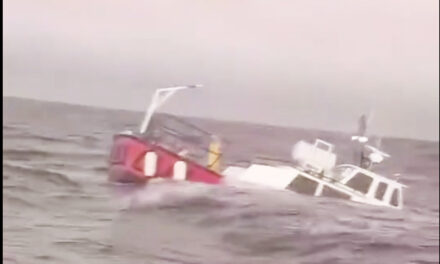 Lancha de tráfico se hundió cerca de Punta Colorada: tripulantes rescatados por pescadores