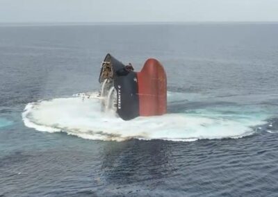 Alarma en el Mar Rojo: naufragio del granelero Eternity C tras ataque de los hutíes