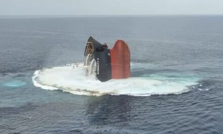 Alarma en el Mar Rojo: naufragio del granelero Eternity C tras ataque de los hutíes