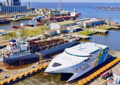 Ingresó el ferry Atlantic III a Tandanor para inspecciones técnicas en Syncrolift