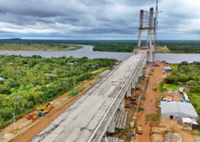 Avanza el puente de la ruta vía bioceánica que une Paraguay y Brasil