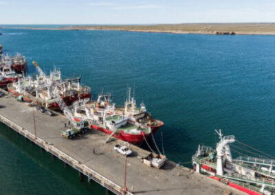 Puerto Deseado vuelve a latir con el arribo de los primeros buques tangoneros