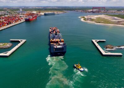 Porto de Suape inicia el dragado de su canal interno para ampliar competitividad