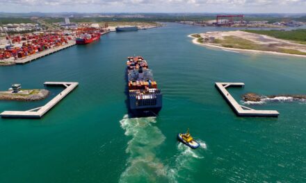 Porto de Suape inicia el dragado de su canal interno para ampliar competitividad
