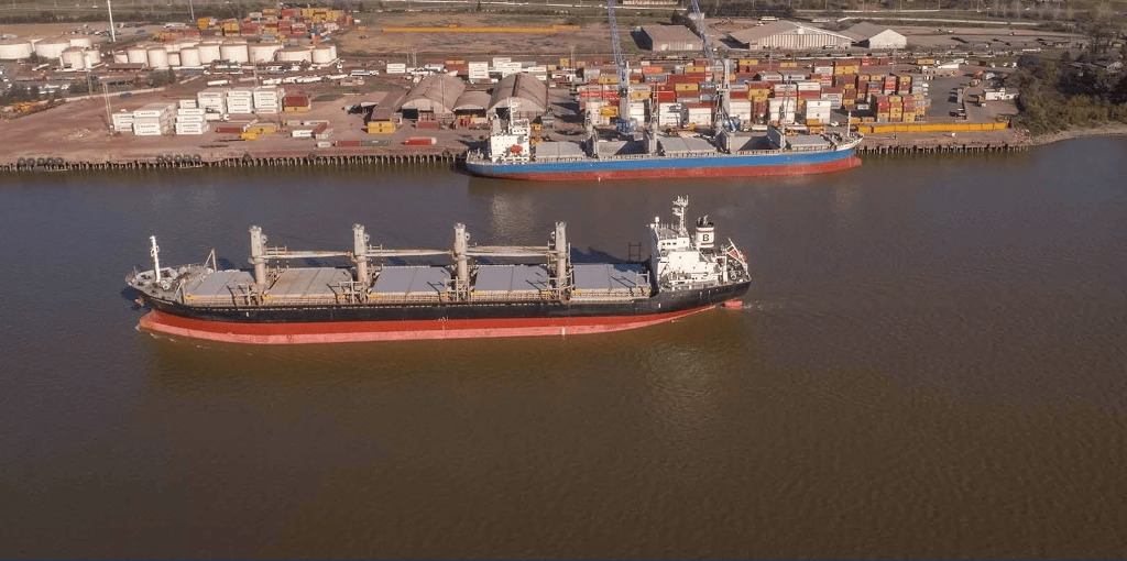 Ultramar destina 30 millones de dólares al Puerto de Rosario y apuesta a su rol logístico minero