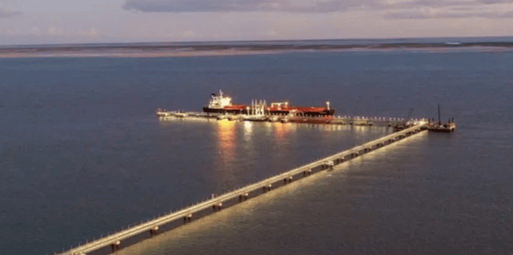 Puerto Rosales marca un antes y un después: tres buques tanque operaron simultáneamente gracias al muelle Rosa Negra