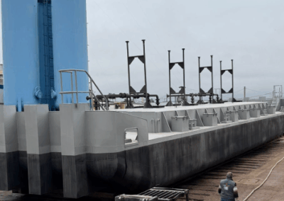 Puerto Reconquista: se botó la primera barcaza construida en el astillero Río Arriba
