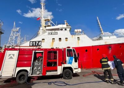 Prefectura Naval sofocó un incendio en un buque pesquero en Mar del Plata