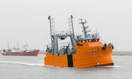 Botadura del buque pesquero Nuevo María Elena en Mar del Plata