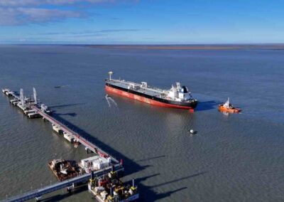 OTAMERICA supera las 100 operaciones en la terminal petrolera de Puerto Rosales vinculada a Vaca Muerta