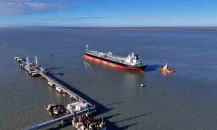 OTAMERICA supera las 100 operaciones en la terminal petrolera de Puerto Rosales vinculada a Vaca Muerta