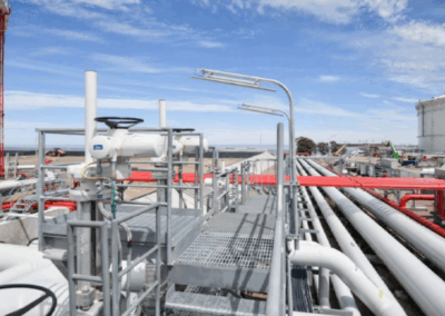 Kicillof recorrió las obras que transformarán a Puerto Rosales en un nuevo polo energético bonaerense