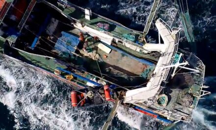 Doble rescate en alta mar: dos tripulantes evacuados de urgencia en menos de 24 horas
