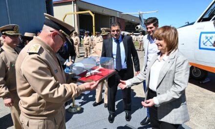 Prefectura presentó la modernización de un avión para patrullaje marítimo