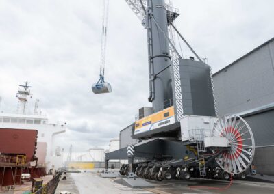 Liebherr impulsa el crecimiento de las grúas portuarias eléctricas