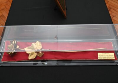 Grupo Servicios Marítimos acompaña el homenaje de Prefectura a los Héroes de Malvinas con la entrega de la “Rosa por la Paz”