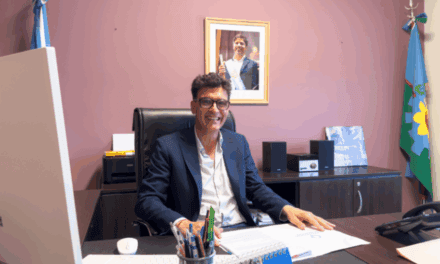 Carrillo asume como presidente interino de Puerto Quequén en medio de tensiones por la sucesión