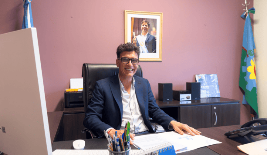 Carrillo asume como presidente interino de Puerto Quequén en medio de tensiones por la sucesión