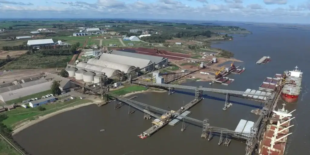 Nueva Palmira consolida su rol como puerta oceánica de la minería brasileña