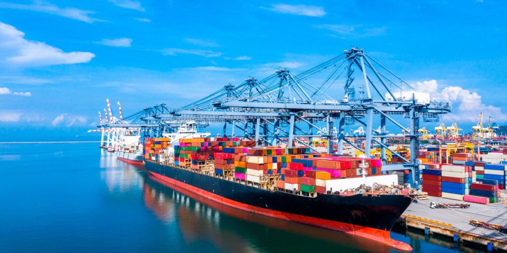 El resumen de la semana del Monitor GlobalPorts: contenedores en baja, rebote de márgenes navieros y resiliencia de los puertos, mientras cambian los flujos del comercio internacional