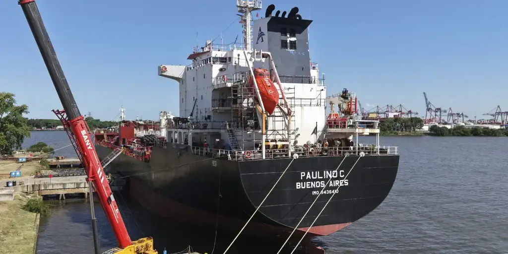 Tandanor realizó en muelle tareas de mantenimiento al petrolero PAULINO C y agilizó su regreso a operación